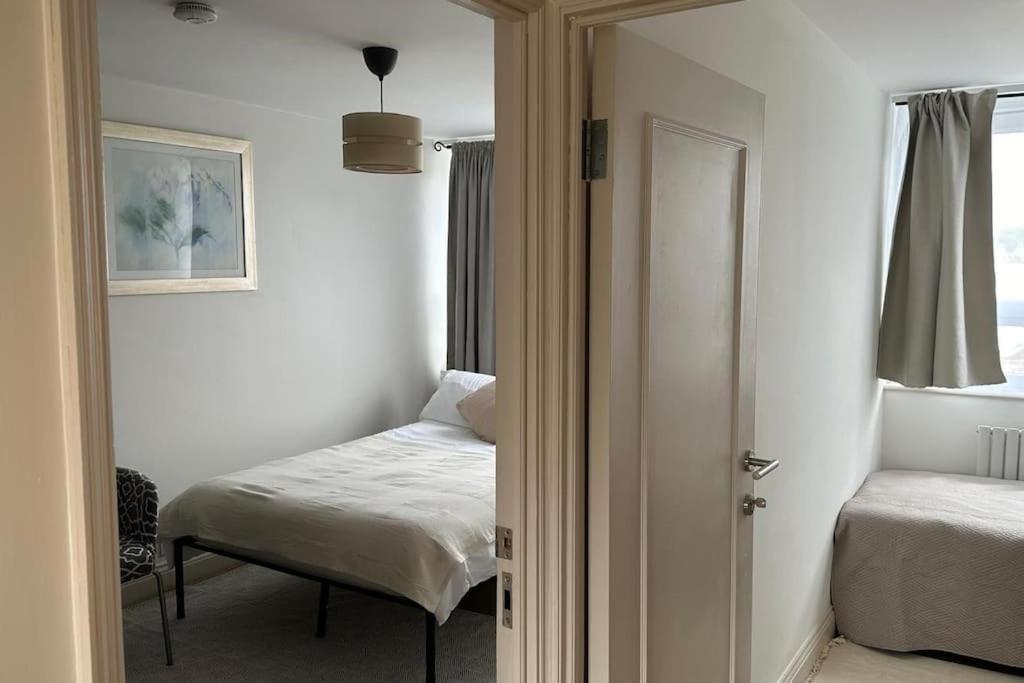 Modern 4 Bed-2 Bath In Battersea Appartamento *