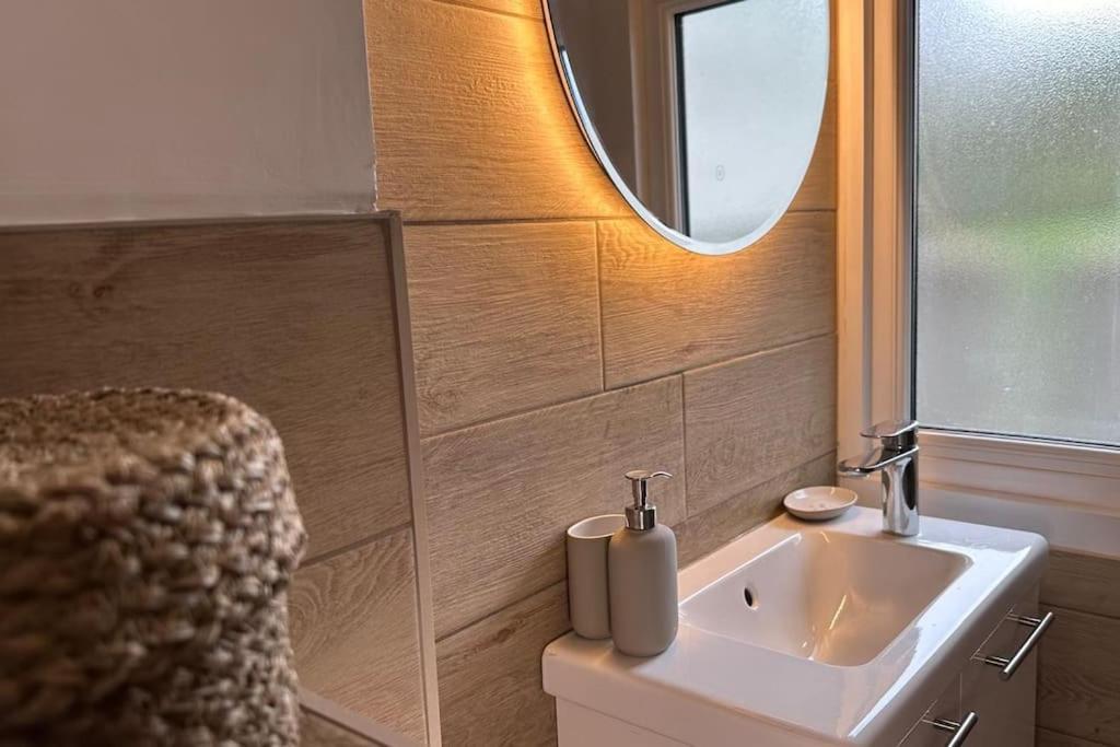 Modern 4 Bed-2 Bath In Battersea Appartamento Londra