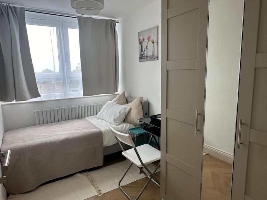 Modern 4 Bed-2 Bath In Battersea Appartamento *