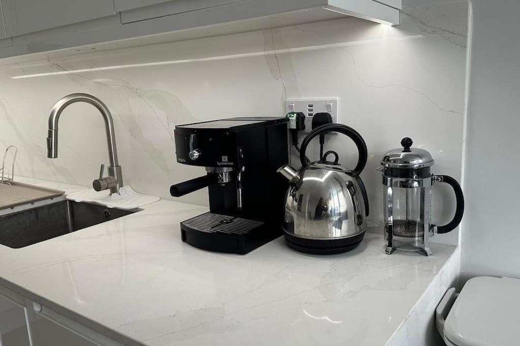Modern 4 Bed-2 Bath In Battersea Appartamento Londra